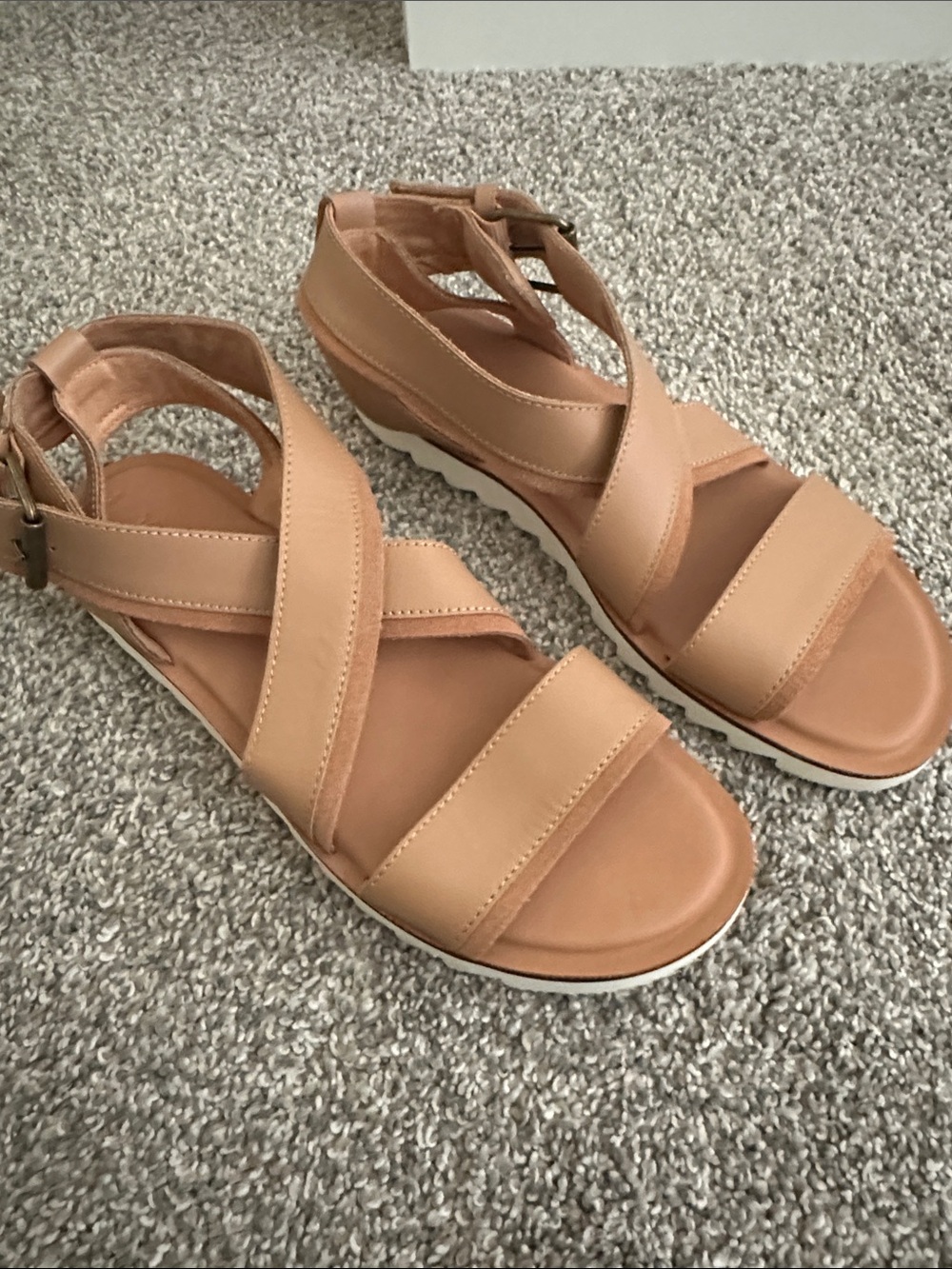 Toms Women's Tan Leather Sidney Tread Sandals